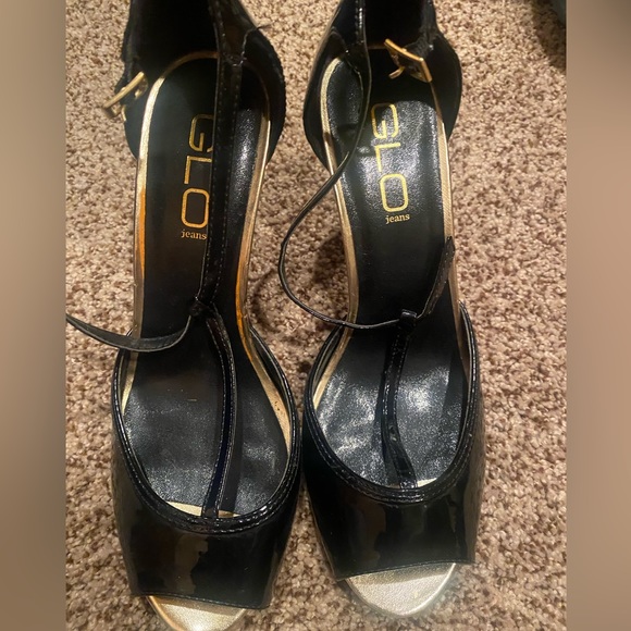 Glo sandals - Picture 1 of 2